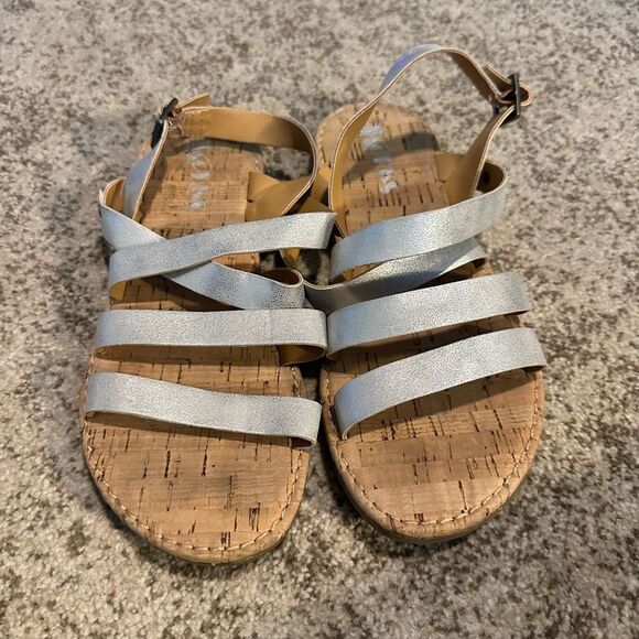 Korks Flat Strappy Silver Slingback Sandals 7 - Picture 1 of 6